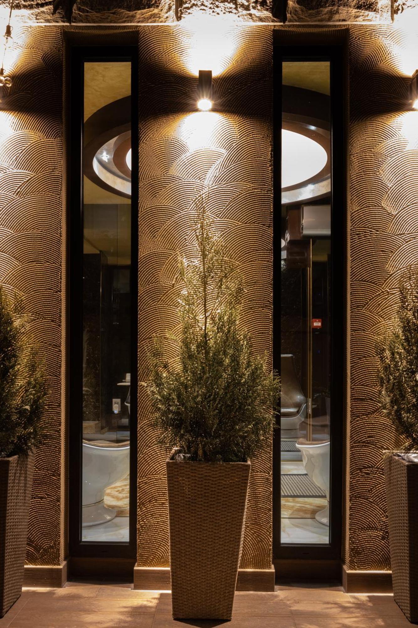 The Hidden Bank: Silver Bullet Plovdiv Exterior foto