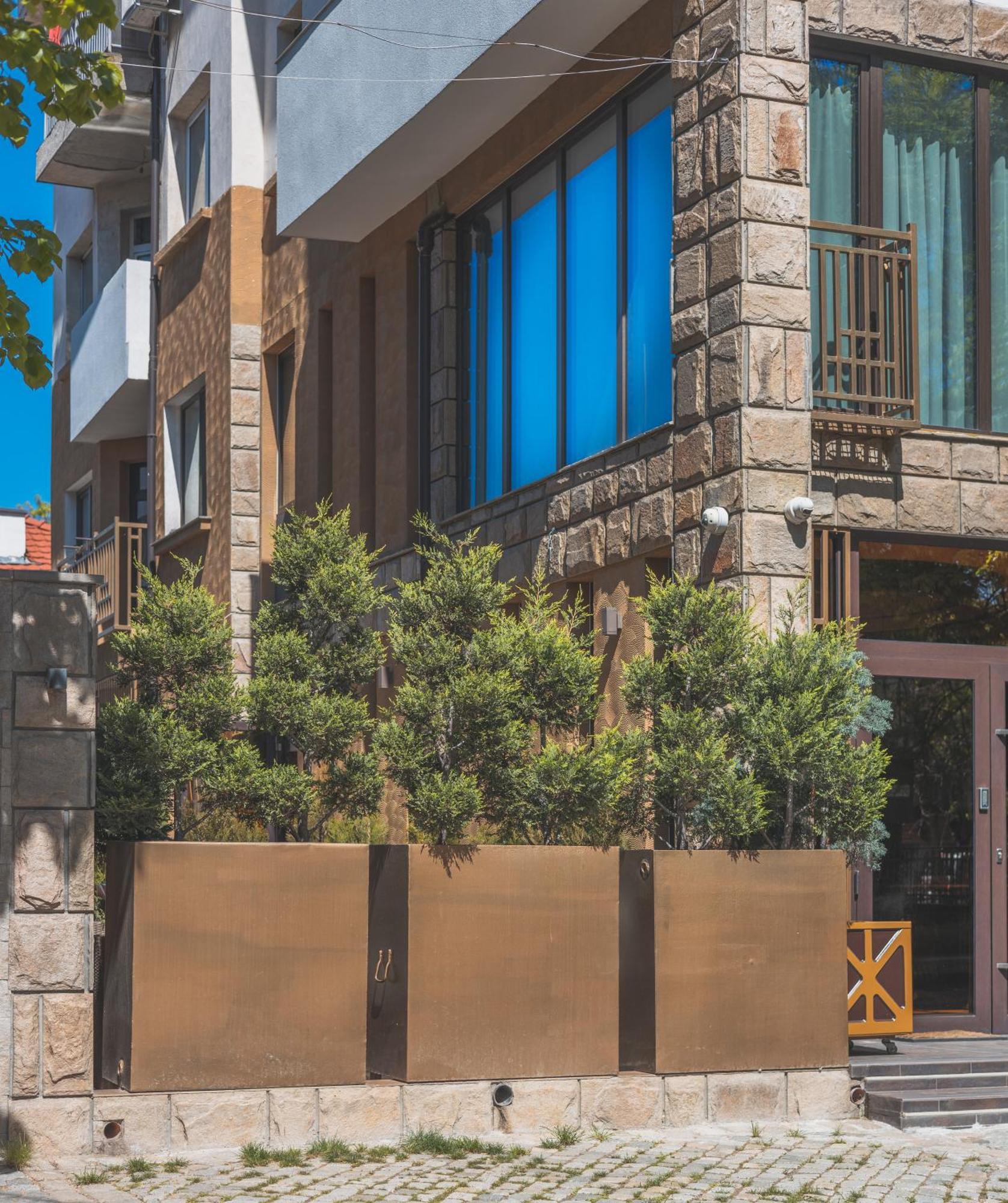 The Hidden Bank: Silver Bullet Plovdiv Exterior foto